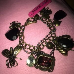 BETSEY JOHNSON BRACELET Fly bug crystal rhinestone Charm vtg goth insect bee b50